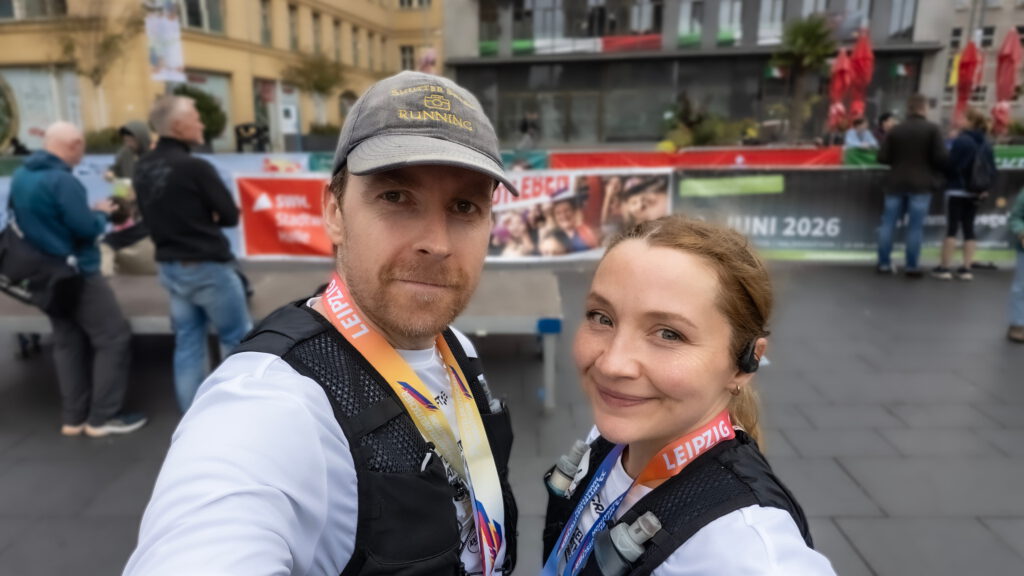 Undine und Erik im Ziel des Mitteldeutschen Marathons Halle